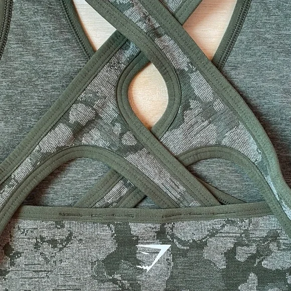 Gymshark Camo Sports Bra - Picture 5 of 12